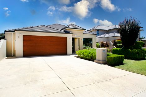 Property photo of 10 Honeymyrtle Turn Stirling WA 6021