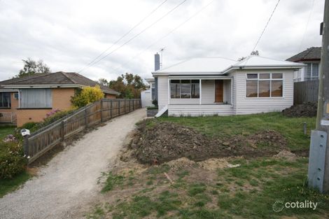 4 Montpellier Dr, Highton, VIC 3216