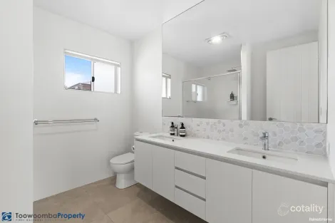 Property photo of 34 McGee Drive Kearneys Spring QLD 4350