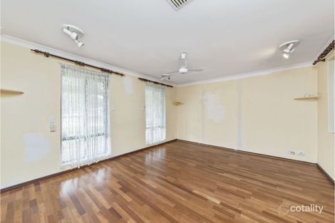 Property photo of 14 Bessant Court Camillo WA 6111