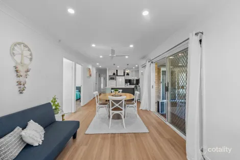 Property photo of 32 Crestridge Crescent Oxenford QLD 4210