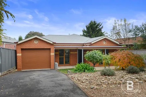 5 Erniold Rd, Strathdale, VIC 3550