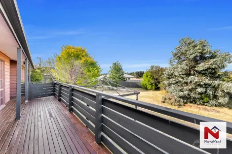 26 Bank St, Ballan, VIC 3342