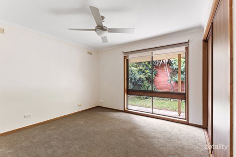 Property photo of 2/8 Boronia Crescent Strathdale VIC 3550
