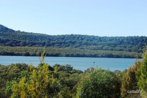 Property photo of 31 Aquamarine Avenue Russell Island QLD 4184