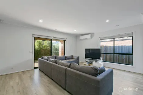 Property photo of 77 Kingdom Boulevard Weir Views VIC 3338