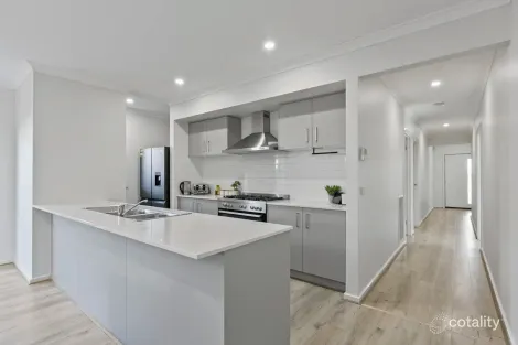 Property photo of 77 Kingdom Boulevard Weir Views VIC 3338