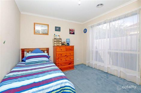 Property photo of 17 Merrivale Place Roxburgh Park VIC 3064