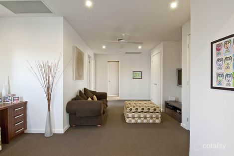 Property photo of 17 Middle Quay Drive Biggera Waters QLD 4216