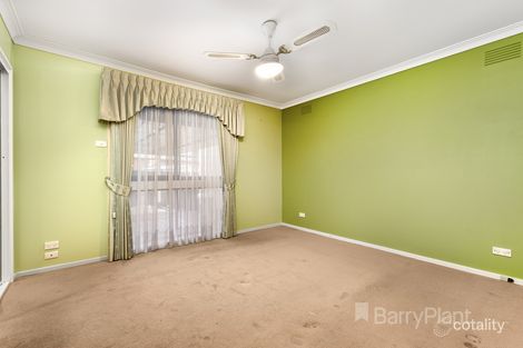 Property photo of 2 Fleckney Court Keysborough VIC 3173