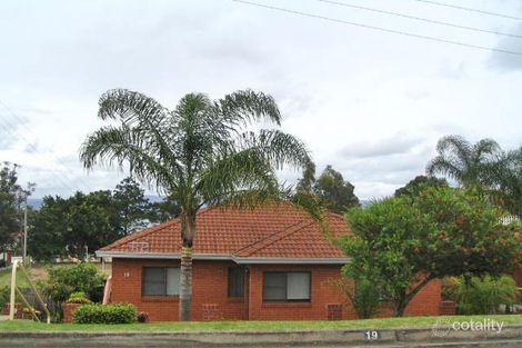 19 Gloria Cres, Lake Heights, NSW 2502