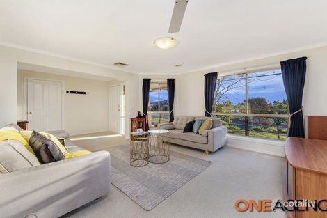 Property photo of 2 Pemberton Place Jerrabomberra NSW 2619