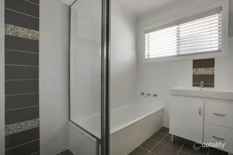 Property photo of 2 Springfield Place Penrith NSW 2750