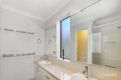 Property photo of 13 Cheyne Way Caversham WA 6055