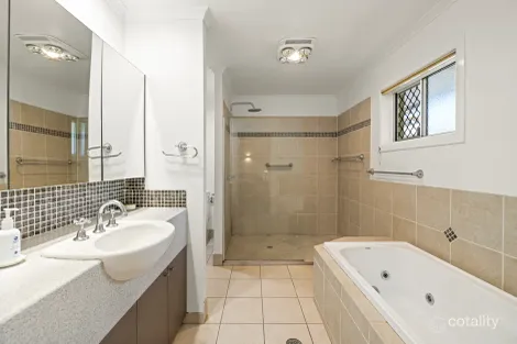 Property photo of 14 Glendower Street Mount Lofty QLD 4350