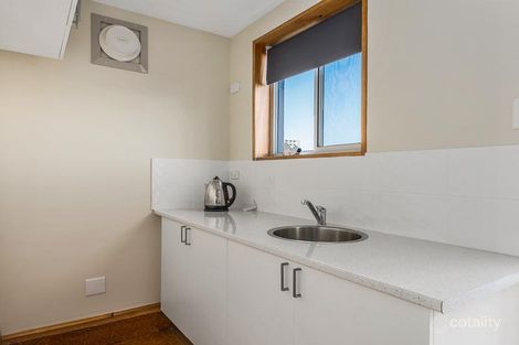 Property photo of 74 Malunna Road Lindisfarne TAS 7015