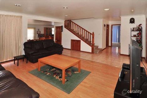 Property photo of 24 Gumtree Close St Albans VIC 3021