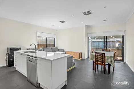 Property photo of 11 Vere Way Mickleham VIC 3064