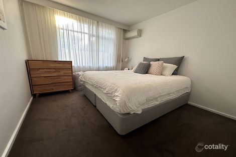 Property photo of 1/48 Orrong Crescent Caulfield North VIC 3161