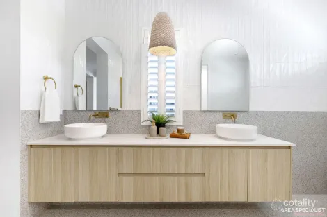 Property photo of 142 Paradise Parade Jacobs Well QLD 4208