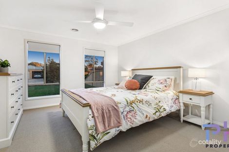 Property photo of 20 Bassett Drive Strathfieldsaye VIC 3551