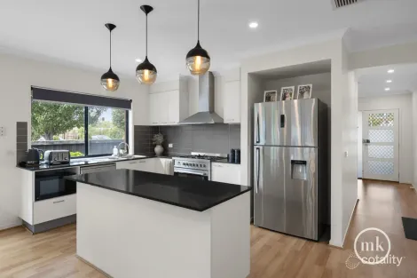 Property photo of 16 Aspect Drive Doreen VIC 3754