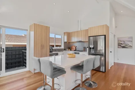 Property photo of 2/2 Lang Road Mount Waverley VIC 3149