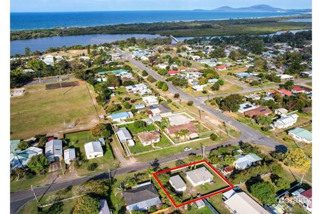 Property photo of 2 Fourth Avenue Stuarts Point NSW 2441