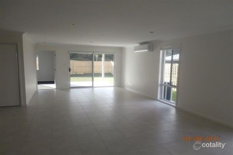 Property photo of 2/14 Tian Crescent Upper Coomera QLD 4209