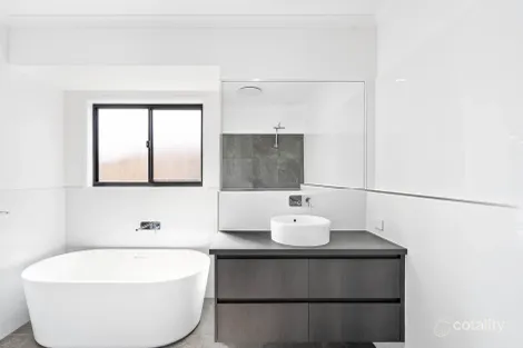 Property photo of 22 Regal Circuit Beaconsfield QLD 4740