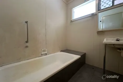 Property photo of 23 Madden Way Parmelia WA 6167