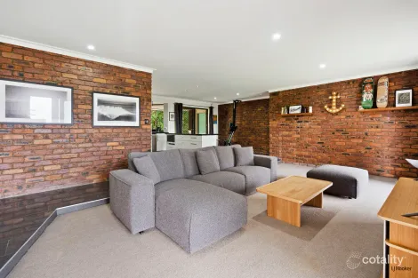 Property photo of 187 Simpsons Road Elanora QLD 4221