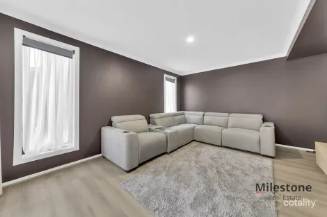 Property photo of 17 Peledora Place Lyndhurst VIC 3975