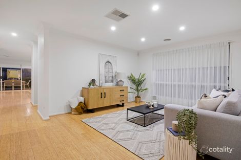 Property photo of 4 Normanby Chase Sandhurst VIC 3977