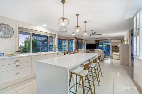 Property photo of 11 Biggs Court Albany Creek QLD 4035