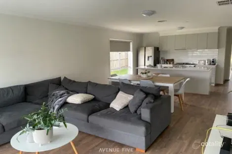 Property photo of 15 Roosevelt Road Mount Duneed VIC 3217