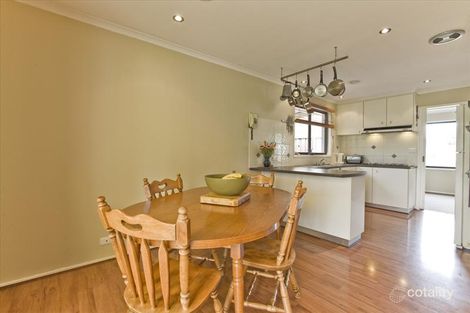 Property photo of 16 Fitzgibbon Place Karabar NSW 2620