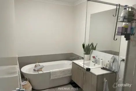 Property photo of 15 Roosevelt Road Mount Duneed VIC 3217