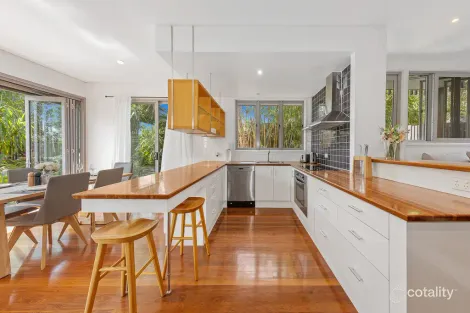 Property photo of 6 Fraser Terrace Highgate Hill QLD 4101