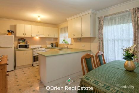 Property photo of 2 Mitre Crescent Frankston North VIC 3200