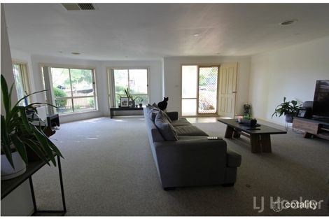 Property photo of 9 Bayside Court Jerrabomberra NSW 2619