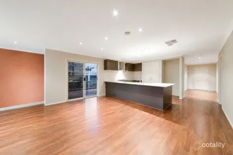 Property photo of 10 Caspian Chase Pakenham VIC 3810