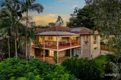 15 Satin Wood Pl, Chapel Hill, QLD 4069