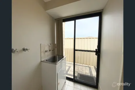 Property photo of 96 Amherst Road Canning Vale WA 6155