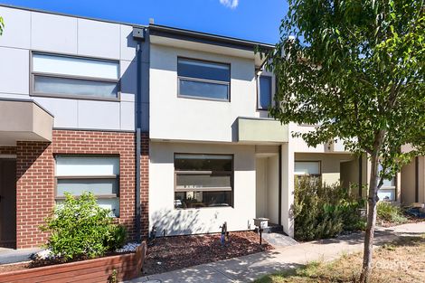 Property photo of 40 Grattan Cove Craigieburn VIC 3064