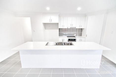 Property photo of 17 Daybreak Street Yarrabilba QLD 4207