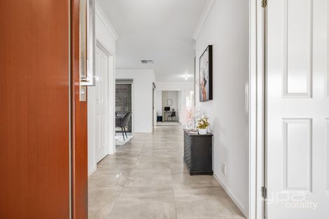 Property photo of 7 Black Wattle Road Craigieburn VIC 3064