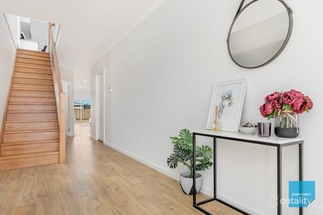 Property photo of 5 Lando Street Fraser Rise VIC 3336