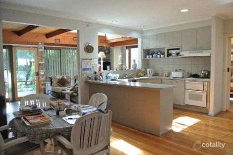Property photo of 11 Winston Street Glen Waverley VIC 3150