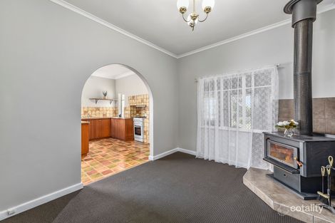 Property photo of 33 Acacia Street Mount Gambier SA 5290